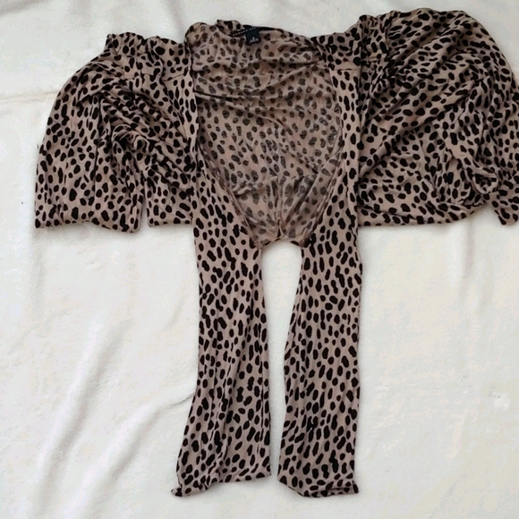 SALE 2 for $7: Banana Republic Cheetah Print Blouse, Small - Picture 9 of 10